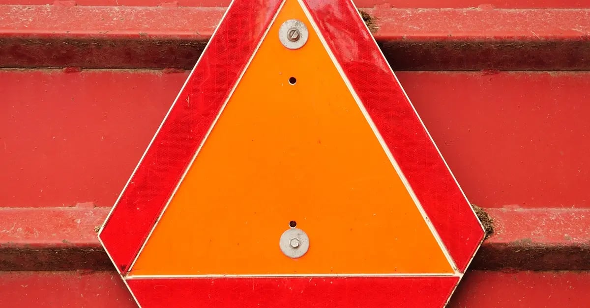 slow-moving-vehicle-sign